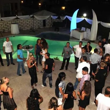 Gozde 3*
